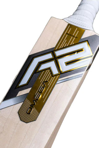 Choosing the Perfect Cricket Bat: A Guide to English Willow and Customized Kashmir Willow Bats by A2 Cricket